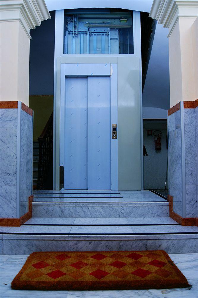 Alessandro Palace & Bar Hostal Roma