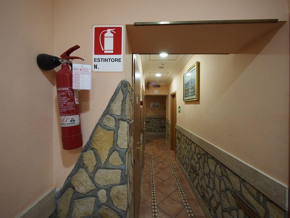 Alessandro Palace & Bar Hostal Roma