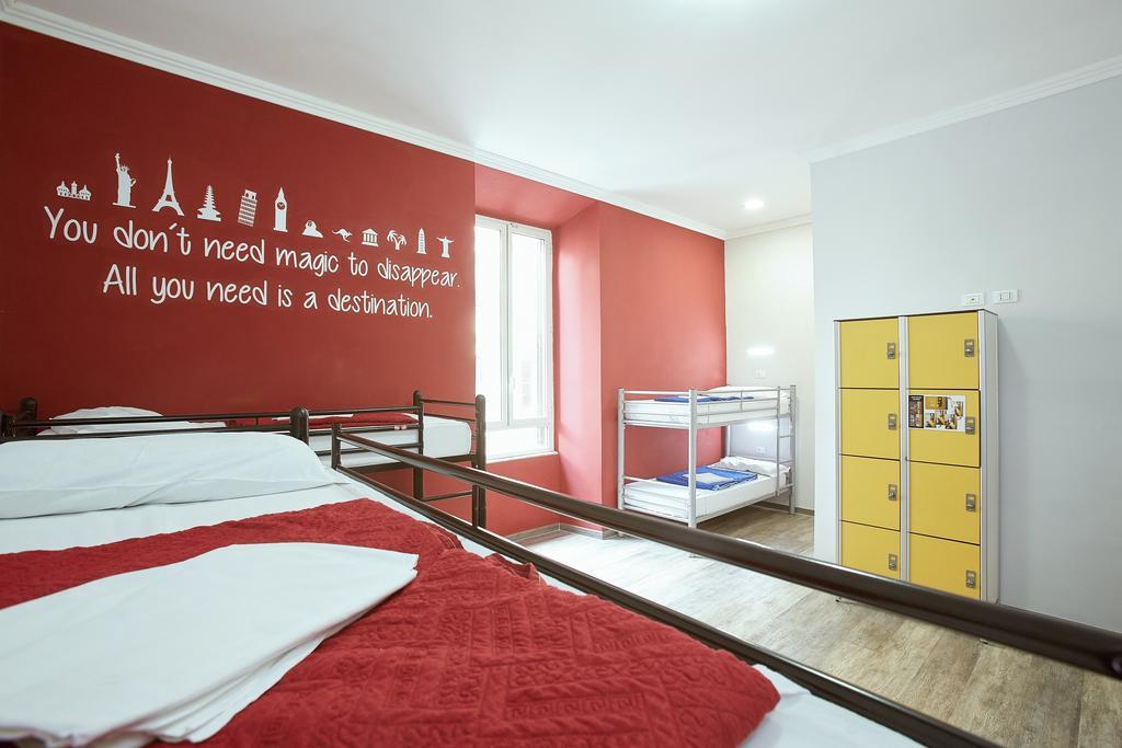 Hostal Alessandro Palace & Bar *
