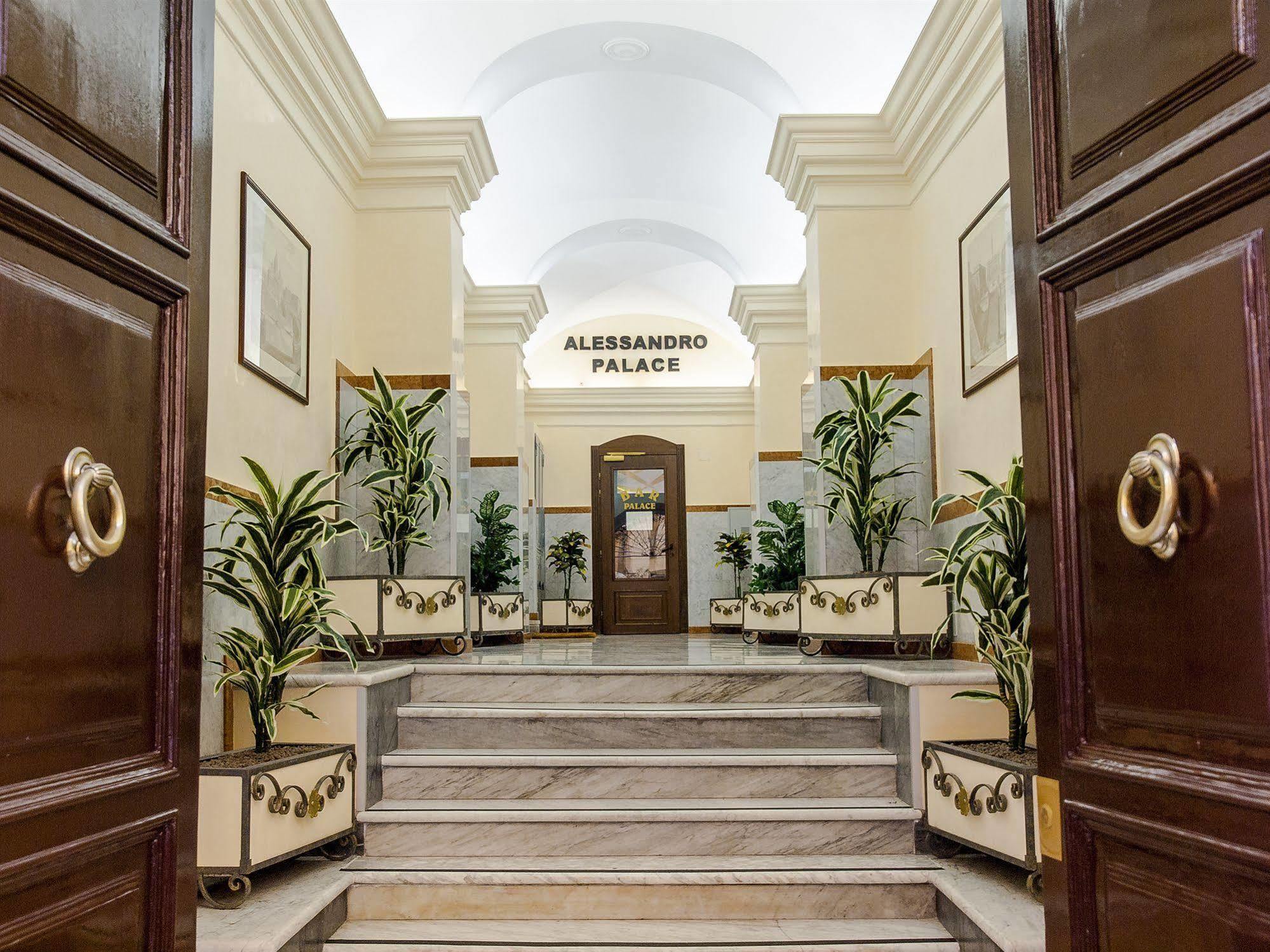 Alessandro Palace & Bar