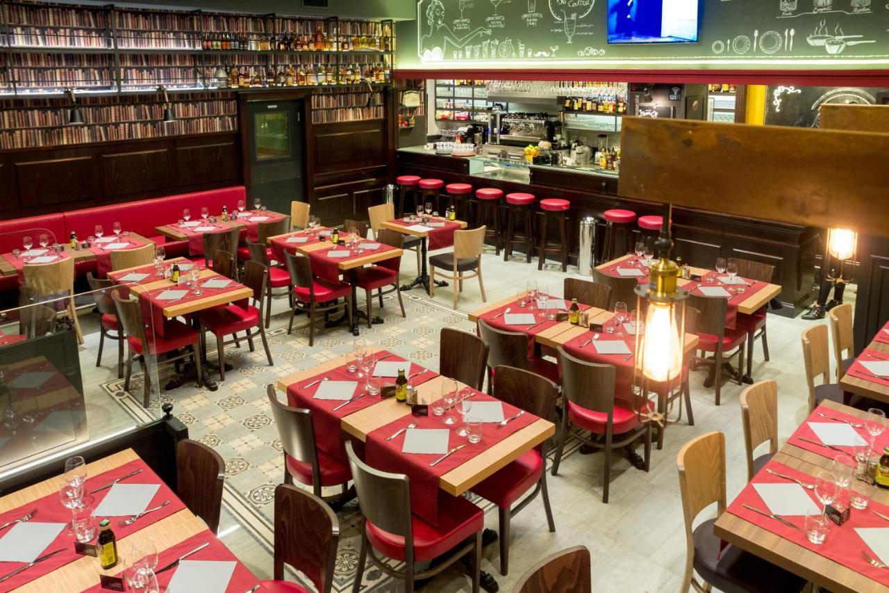 Alessandro Palace & Bar Hostal