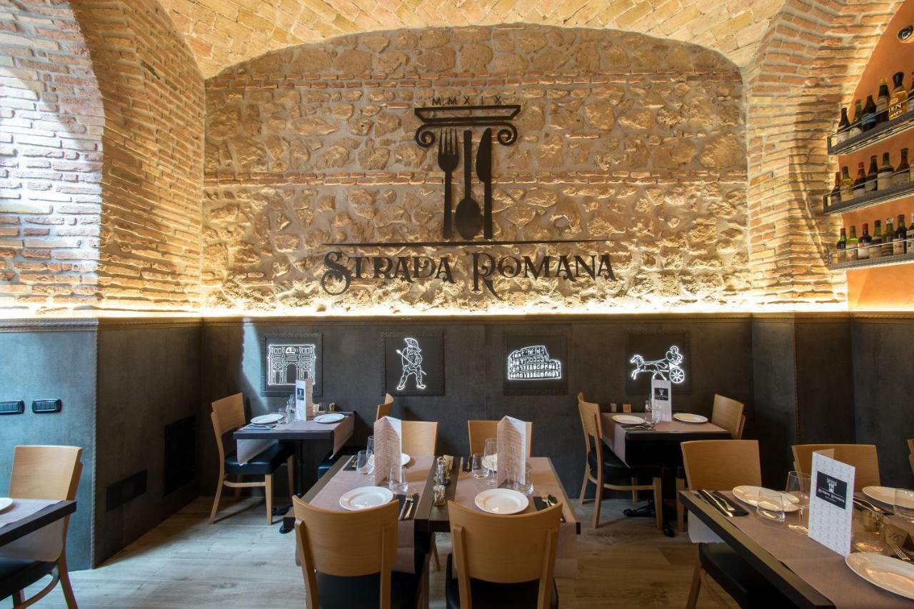 Alessandro Palace & Bar