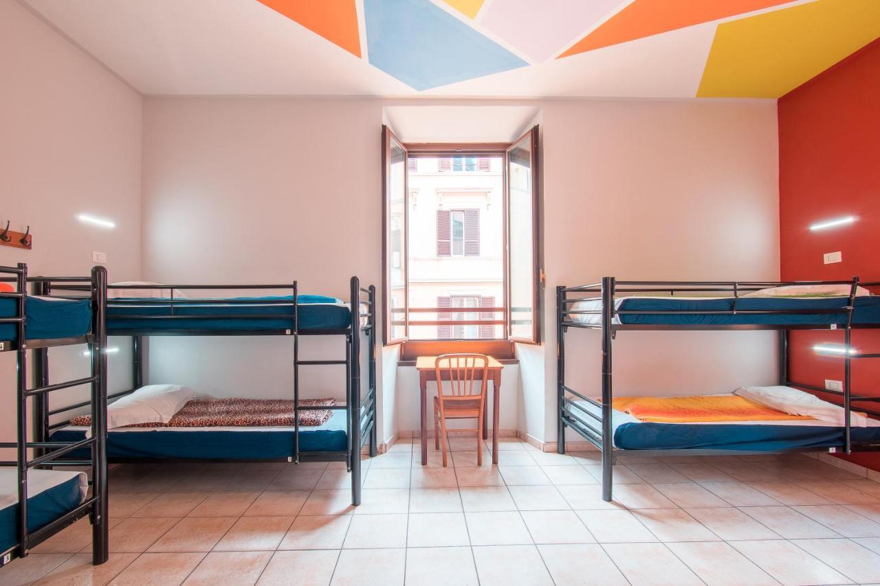 Hostal Alessandro Palace & Bar *